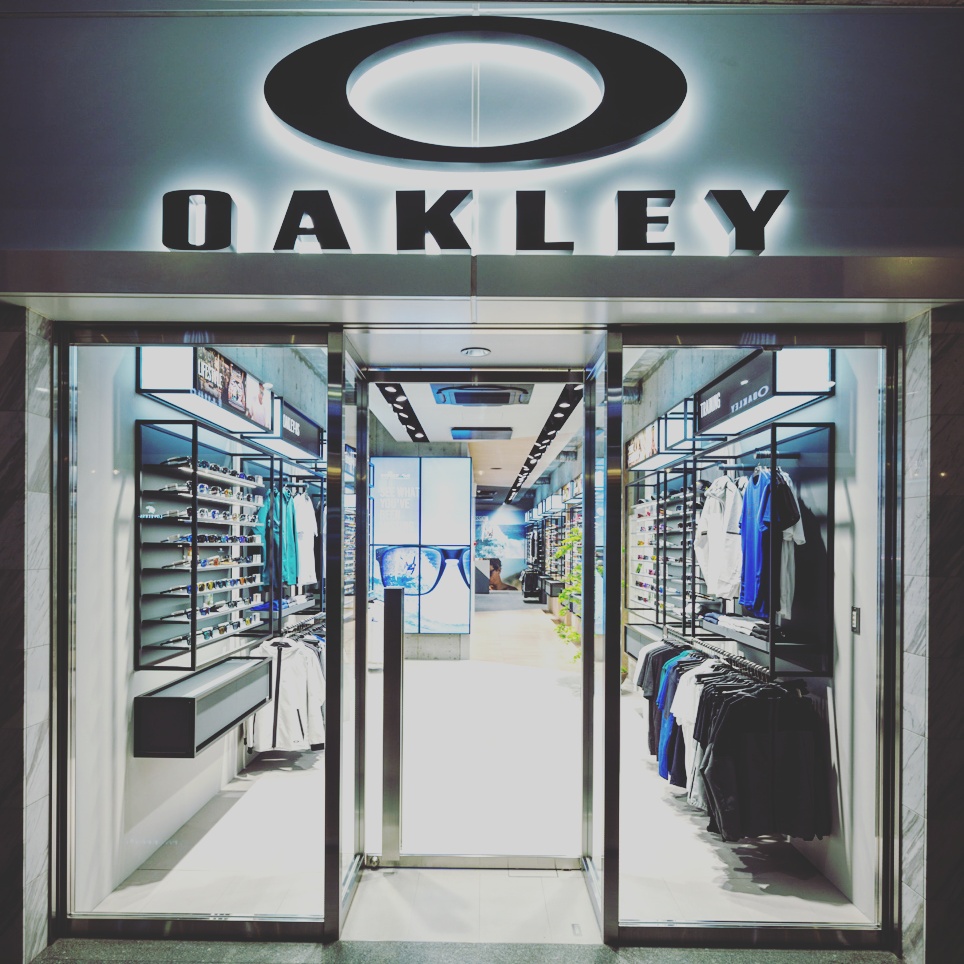 オークリー 京都 直営店