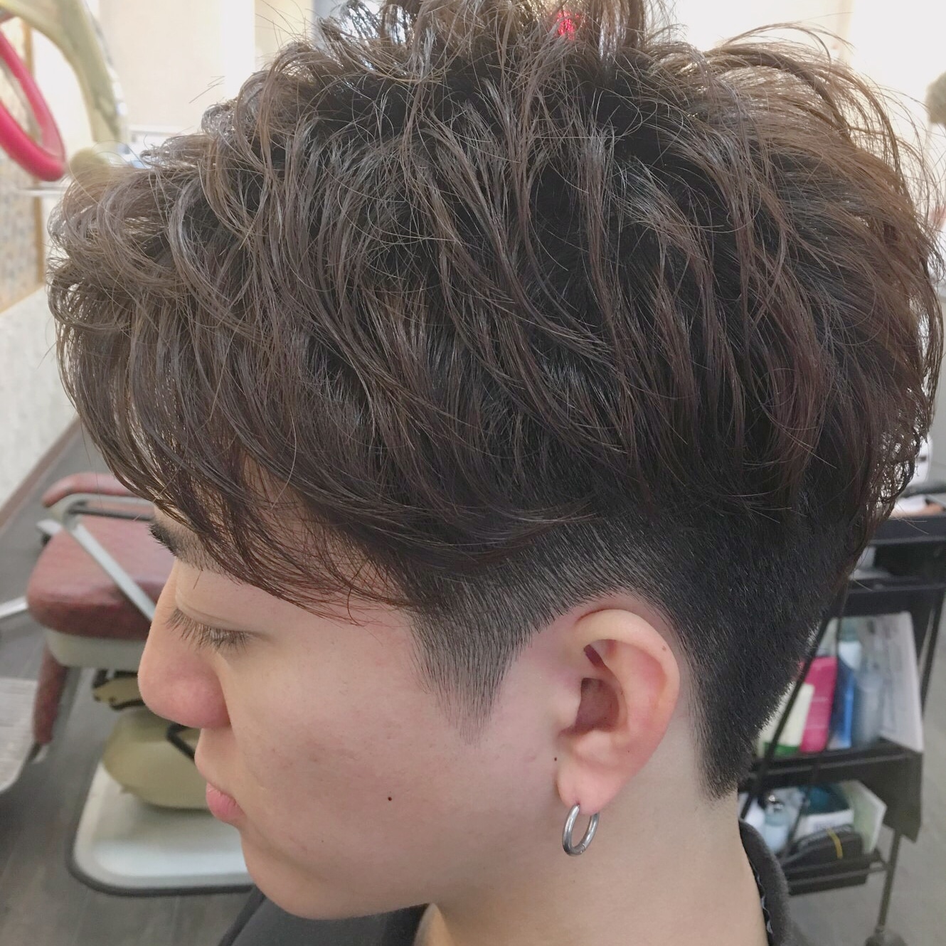 横顔 サイド