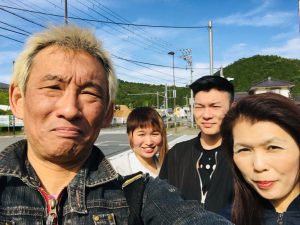 4人 ファミリー 親子