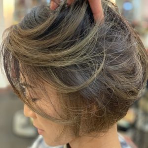 ボブ 束感 ハイライト